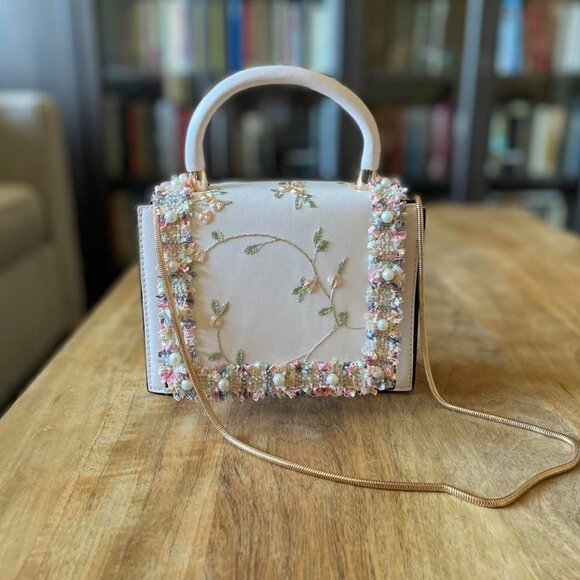 NWOT Embroidered White Handbag with Removable Crossbody Strap - Picture 4 of 4